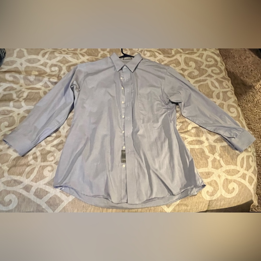 ❌SOLD❌ 
VAN HEUSEN Button Down